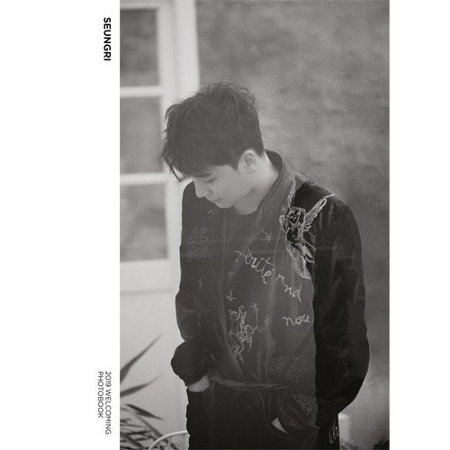 승리(Seungri) - 2019 WELCOMING PHOTOBOOK (포토북)